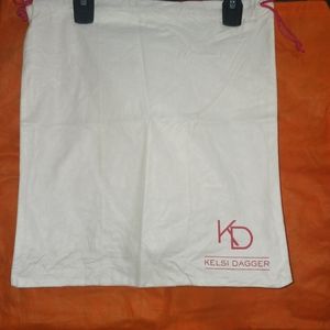 Kelsi Dagger dustbag